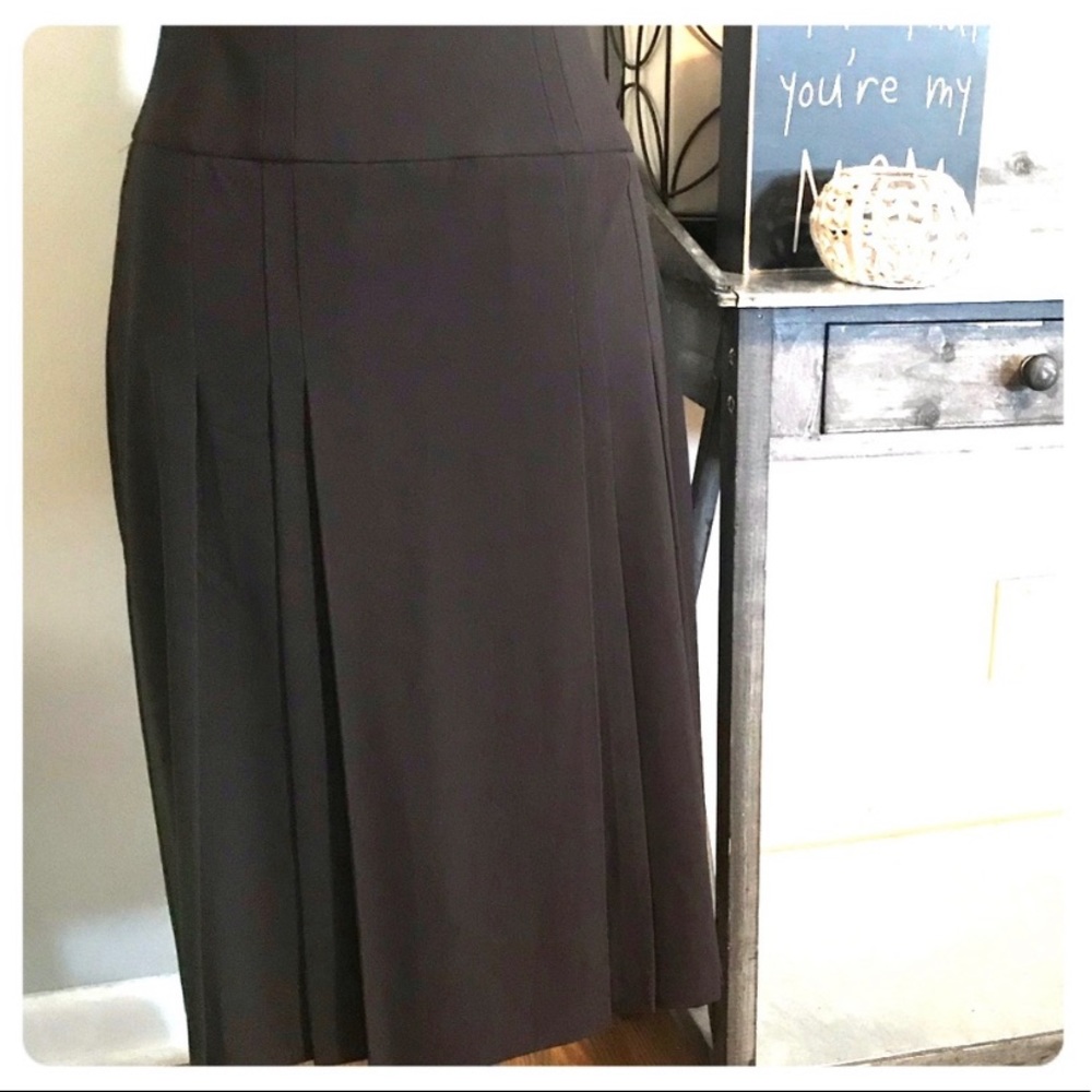 NWT Adrienne Vittadini black pleated skirt